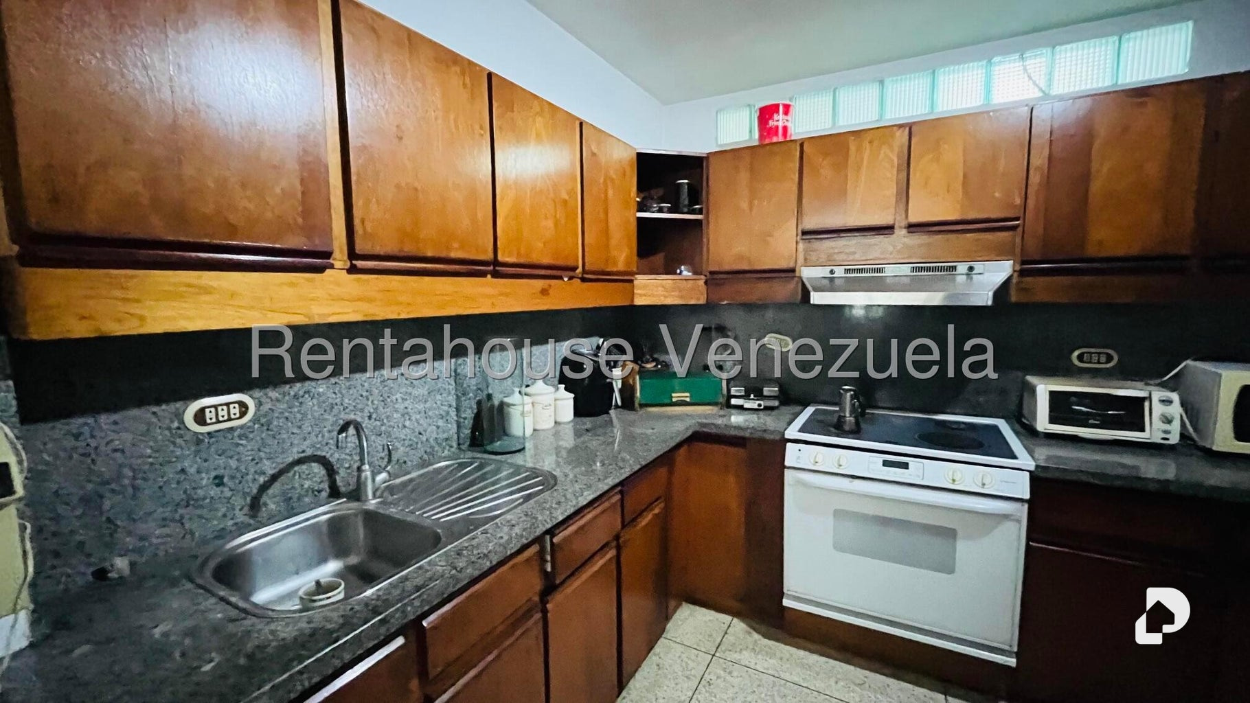 Apartamento en Santa Fe Sur, Caracas – 11