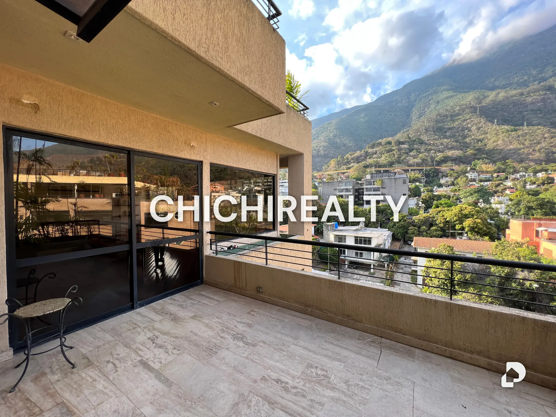 Penthouse in Los Palos Grandes, Caracas – 2