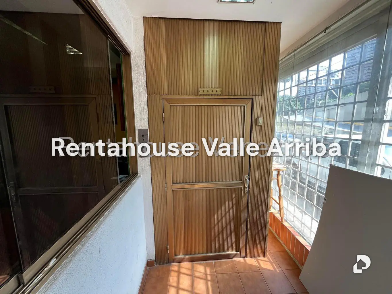 Local comercial en Santa Fe Norte, Caracas – 8