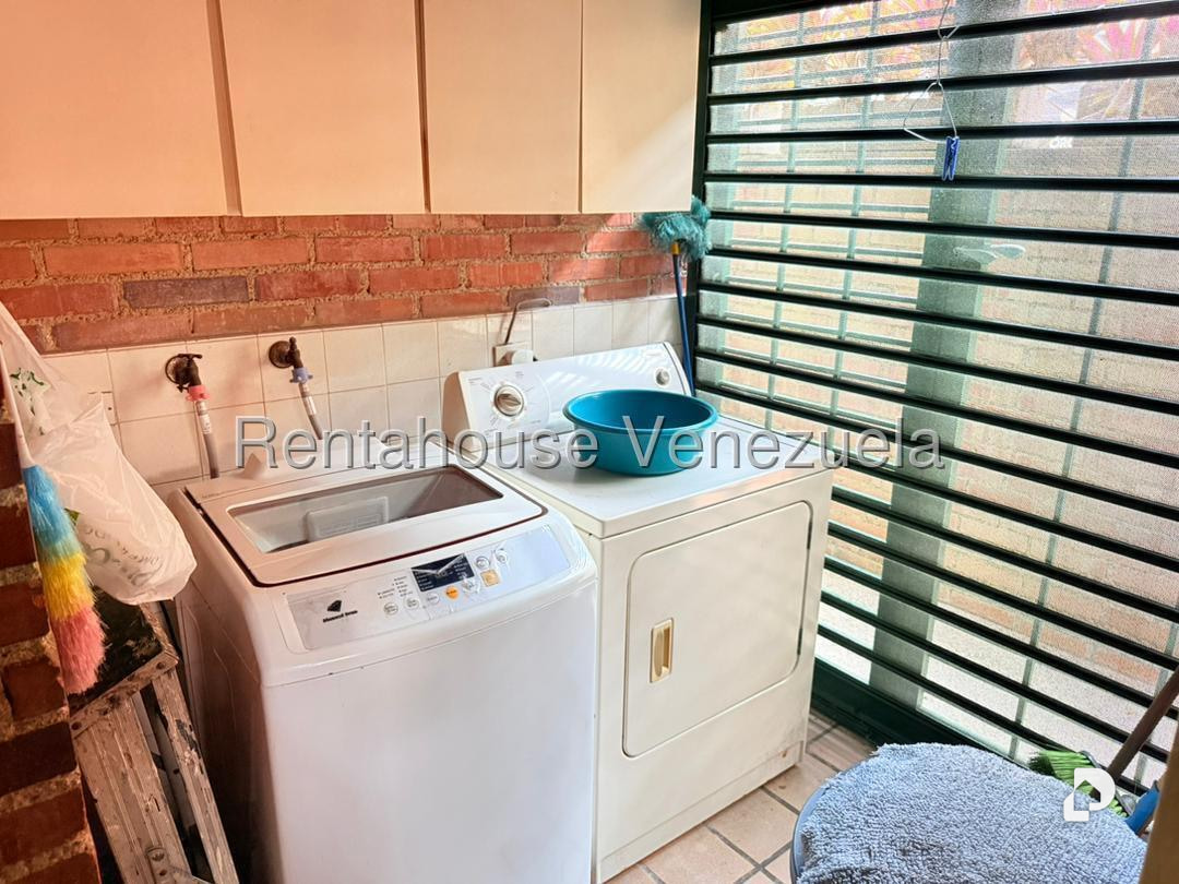 Casa en Lomas de La Lagunita, Caracas – 26