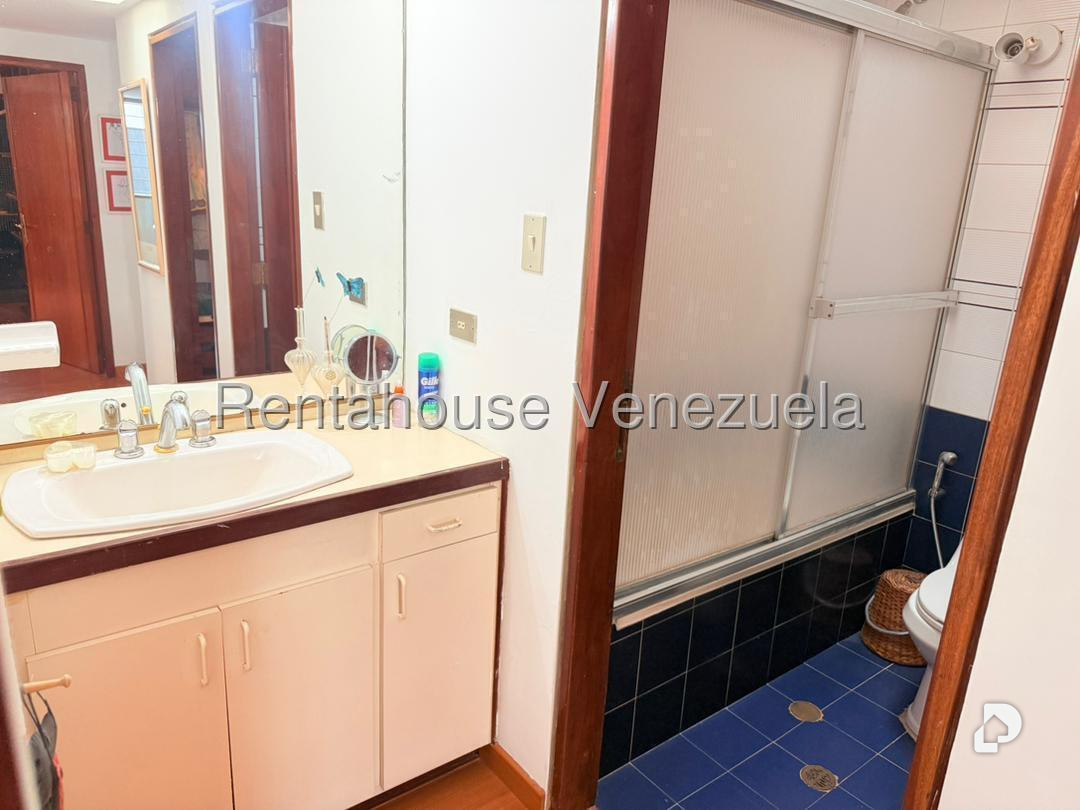 Casa en Lomas de La Lagunita, Caracas – 23