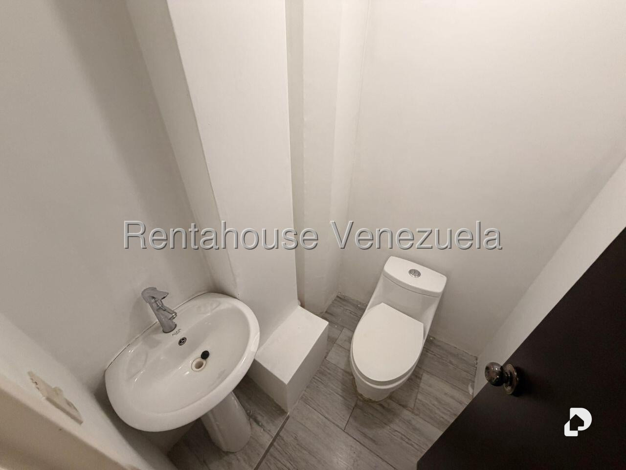 Local comercial en Prados del Este, Caracas – 10