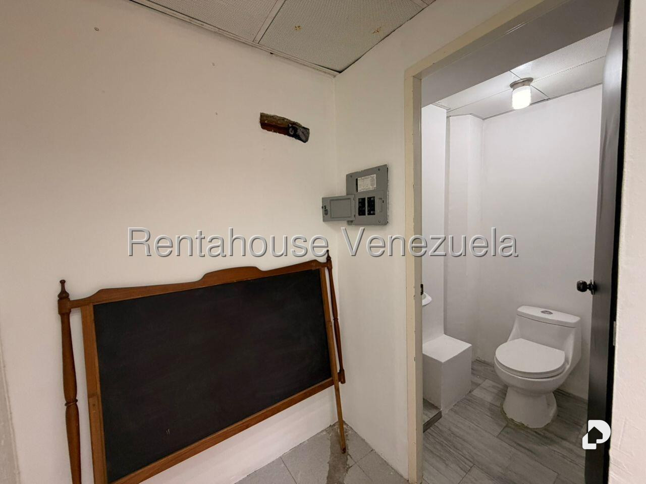 Local comercial en Prados del Este, Caracas – 9