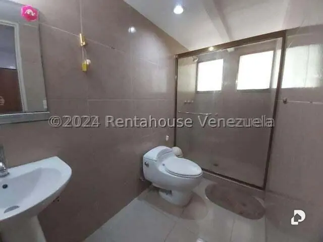 Casa en Santa Fe Norte, Caracas – 27