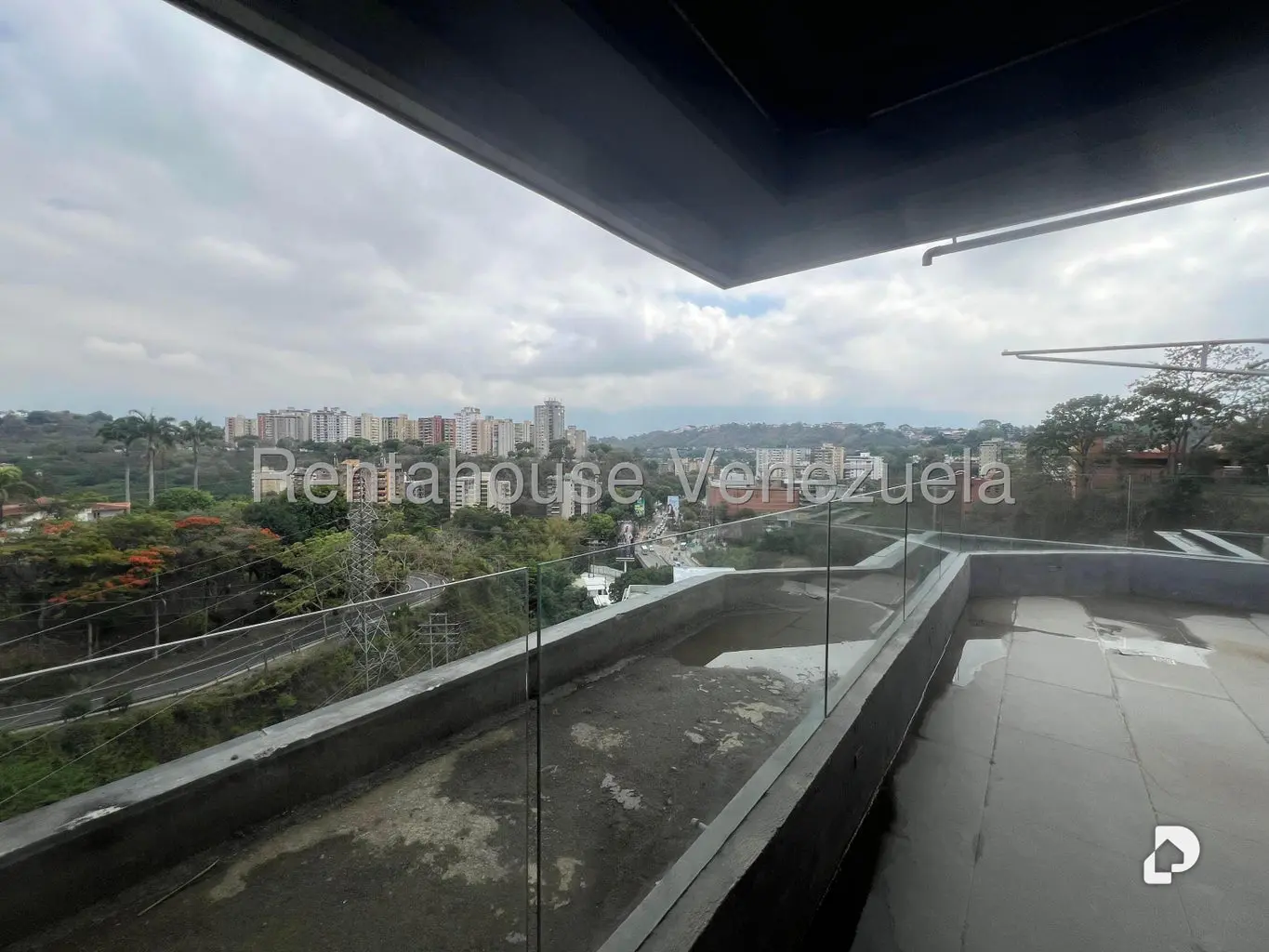Local comercial en Cerro Verde, Caracas
