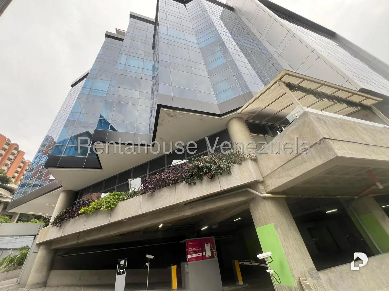 Local comercial en Cerro Verde, Caracas