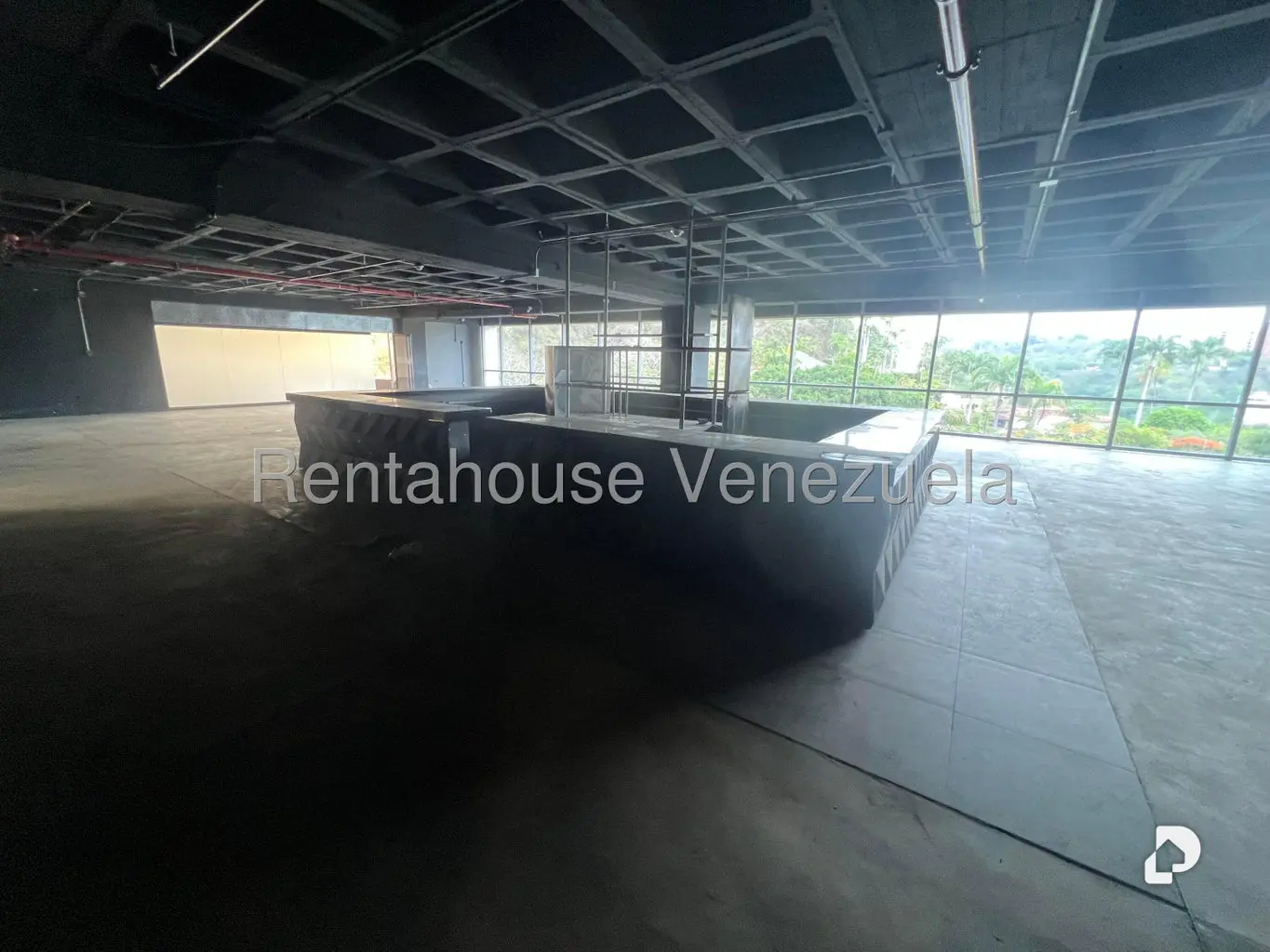 Local comercial en Cerro Verde, Caracas