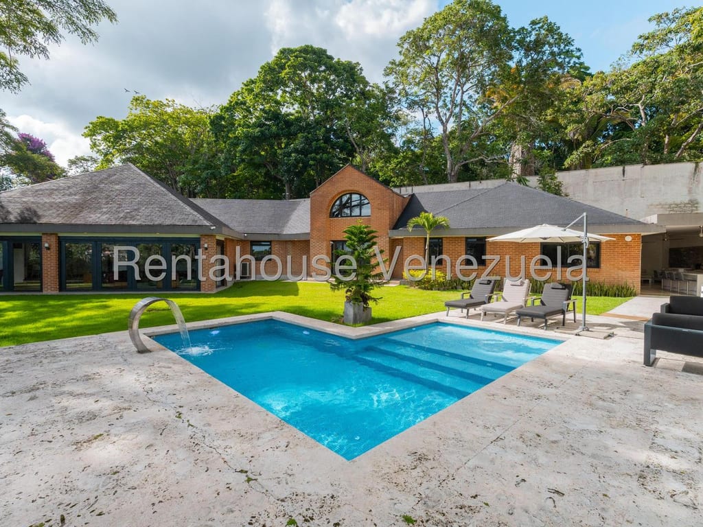 Casa en La Lagunita Country Club, Caracas - 1