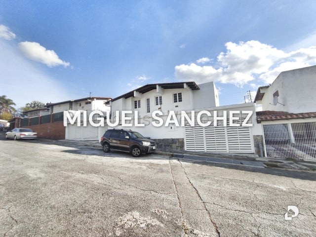 Casa en Santa Paula, Caracas – 1