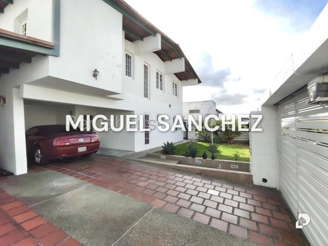 Casa en Santa Paula, Caracas – 4