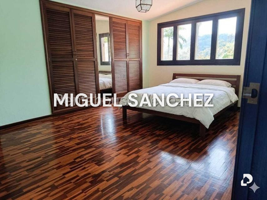 Casa en La Boyera, Caracas – 11