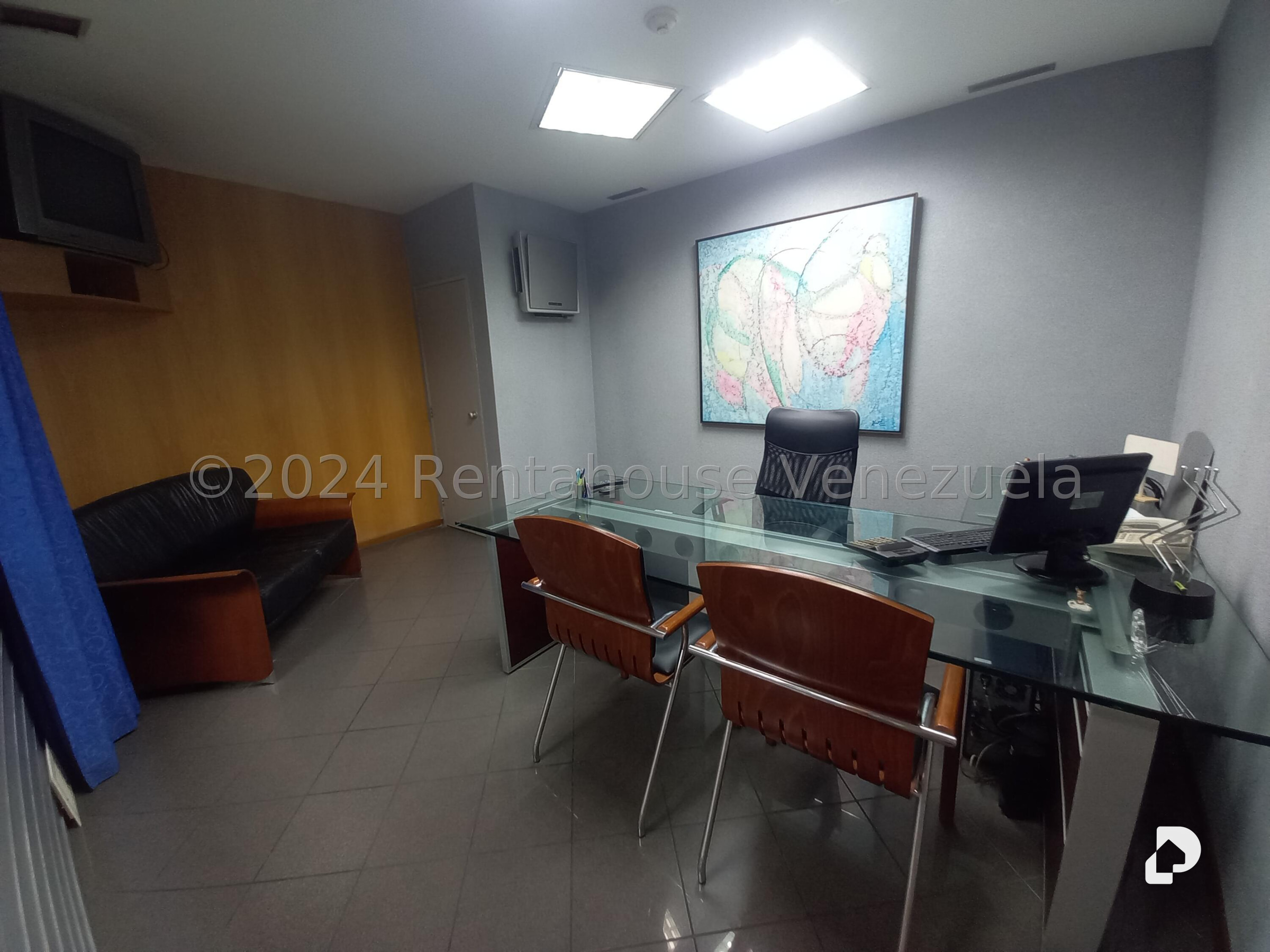 Local comercial en Prados del Este, Caracas – 24