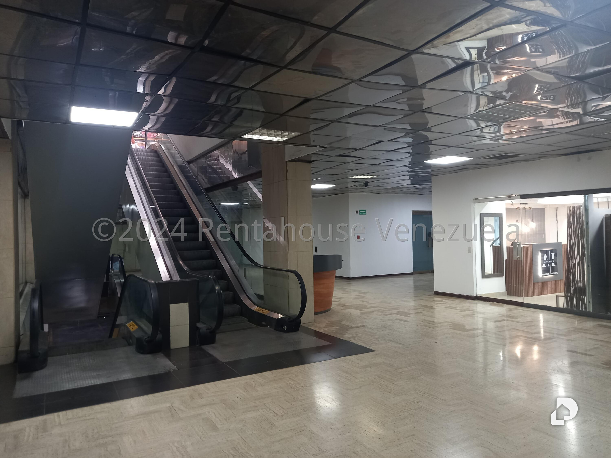 Local comercial en Prados del Este, Caracas – 26