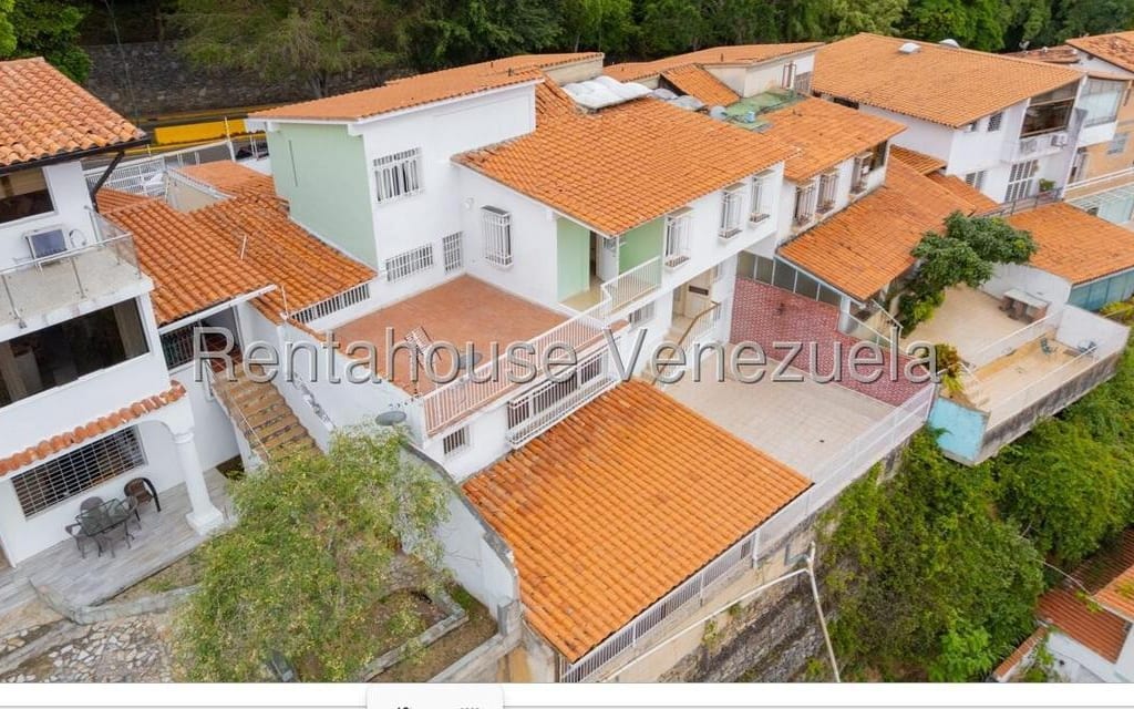 House in Alto Prado, Caracas - 1