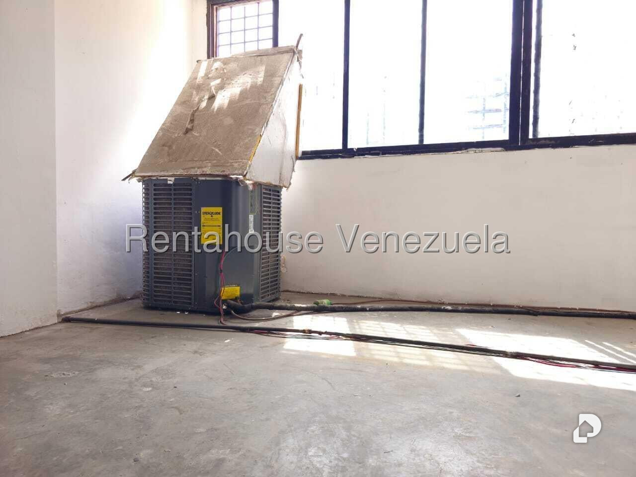 Local comercial en El Paraíso, Caracas – 12