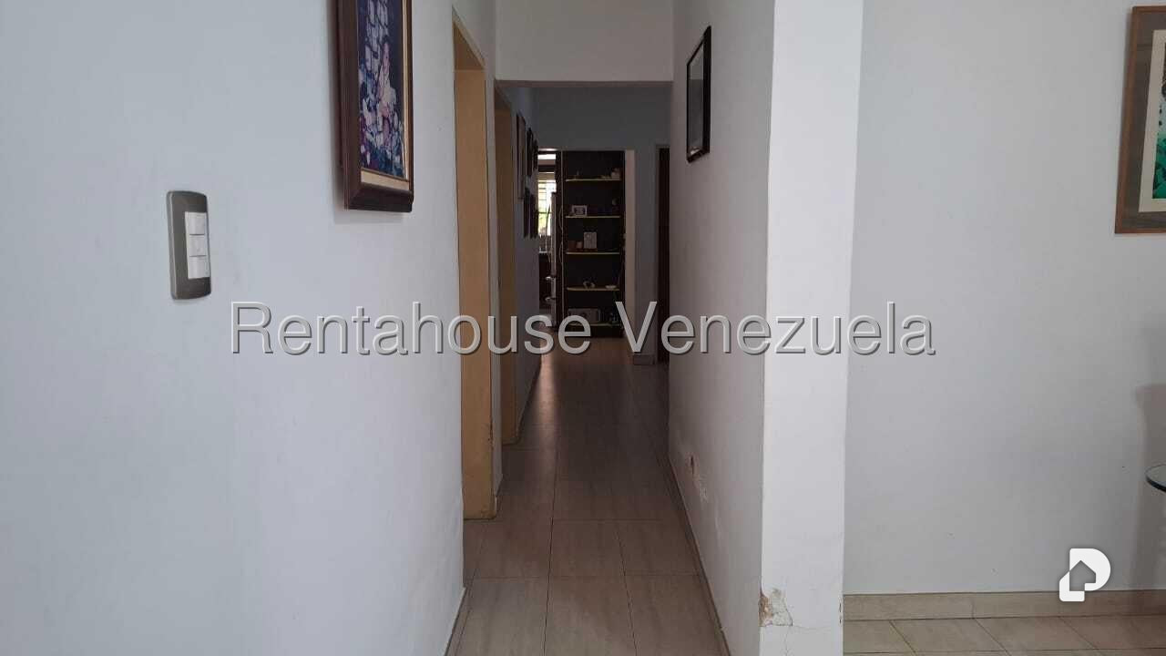 Local comercial en Los Palos Grandes, Caracas – 11