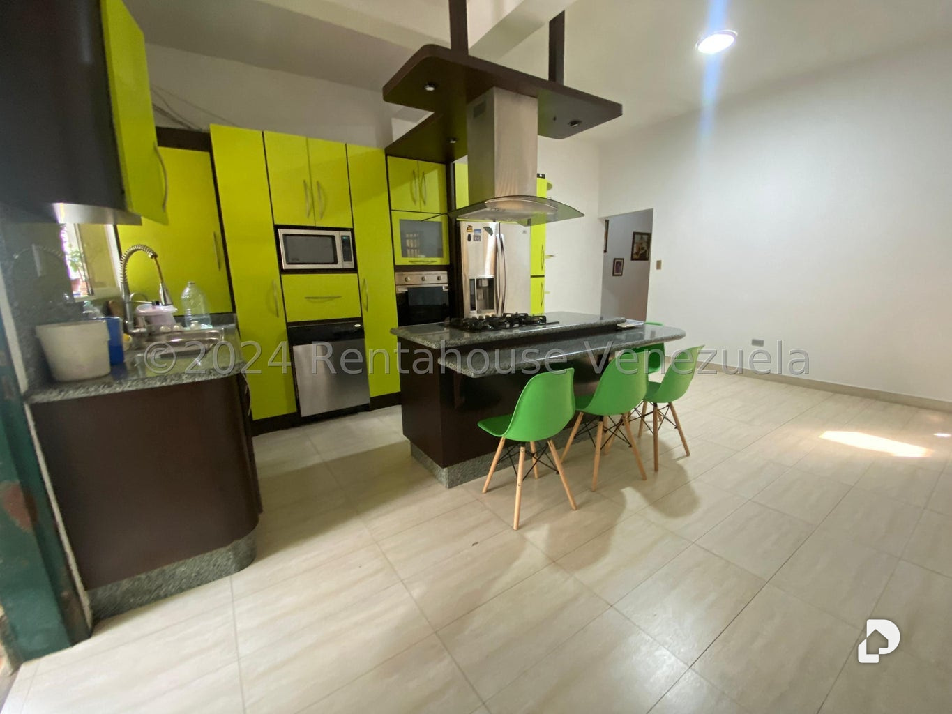 Local comercial en Los Palos Grandes, Caracas – 16
