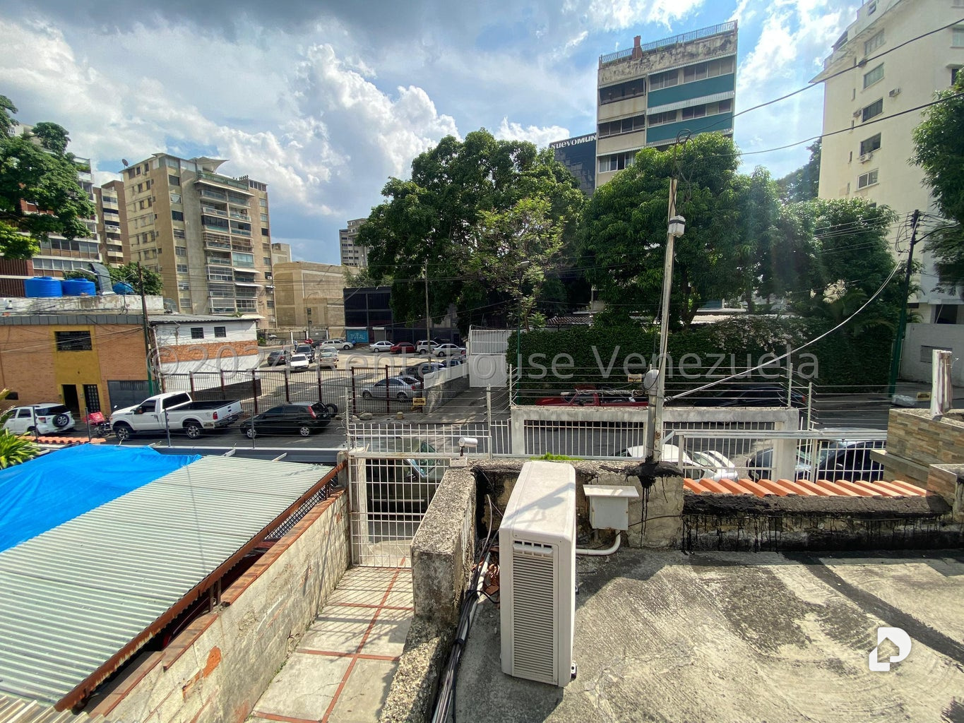 Local comercial en Los Palos Grandes, Caracas – 26