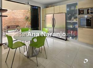 Casa en Prados del Este, Caracas – 30