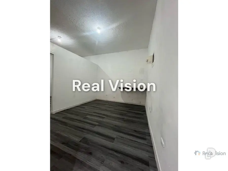 Local comercial en Colinas de Las Acacias, Caracas – 5