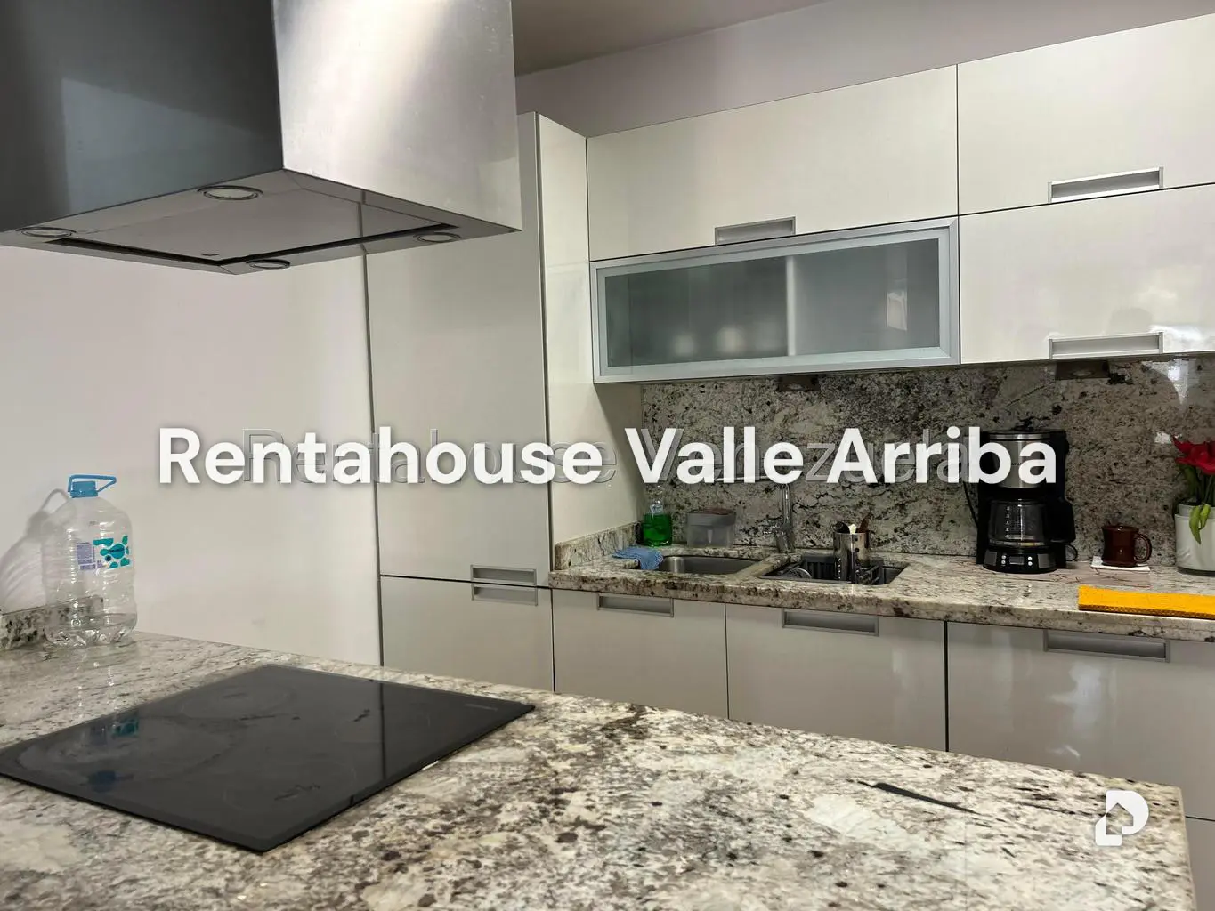 Apartamento en Los Palos Grandes, Caracas – 12