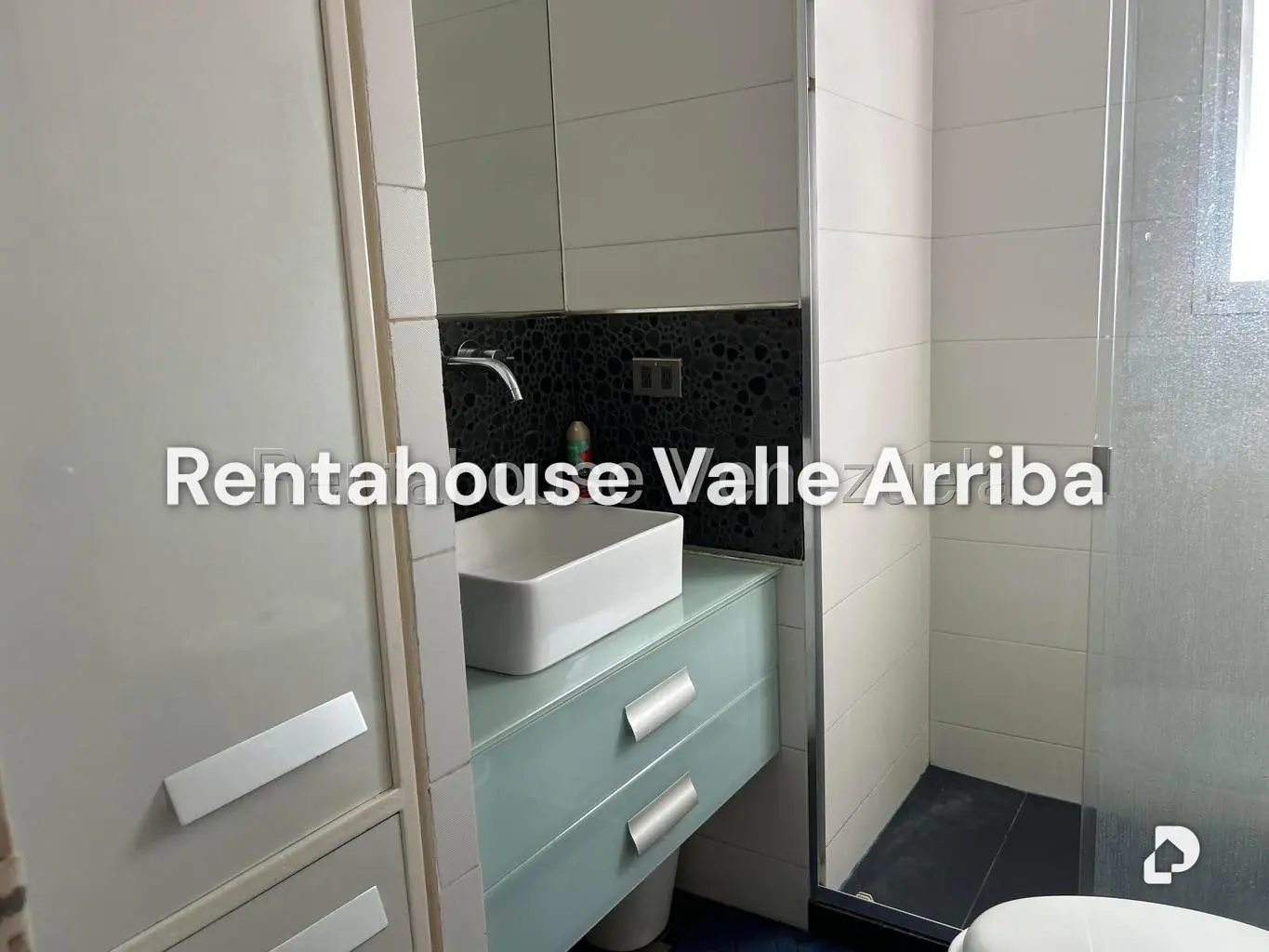 Apartamento en Los Palos Grandes, Caracas – 16