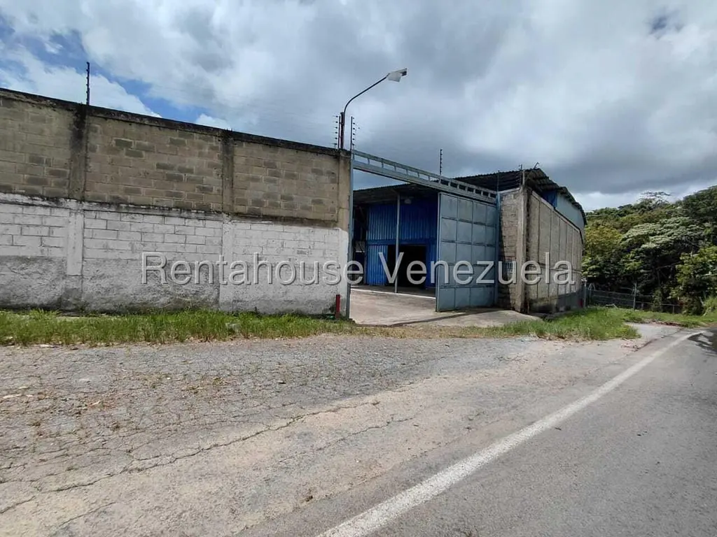 Warehouse in Caracas - 1