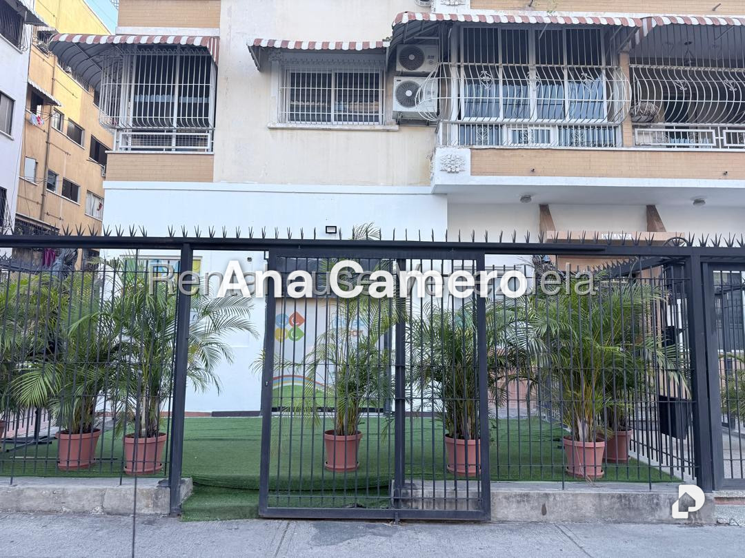 Local comercial en Santa Mónica, Caracas – 2