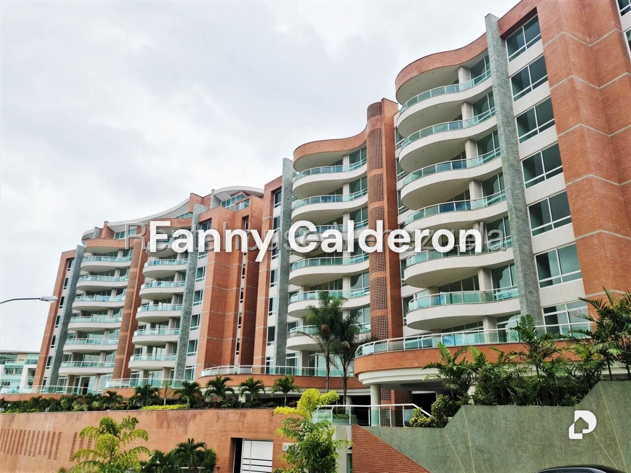 Apartamento en Colinas de Valle Arriba, Caracas – 1