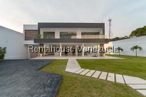 House in Prados del Este, Caracas - 1