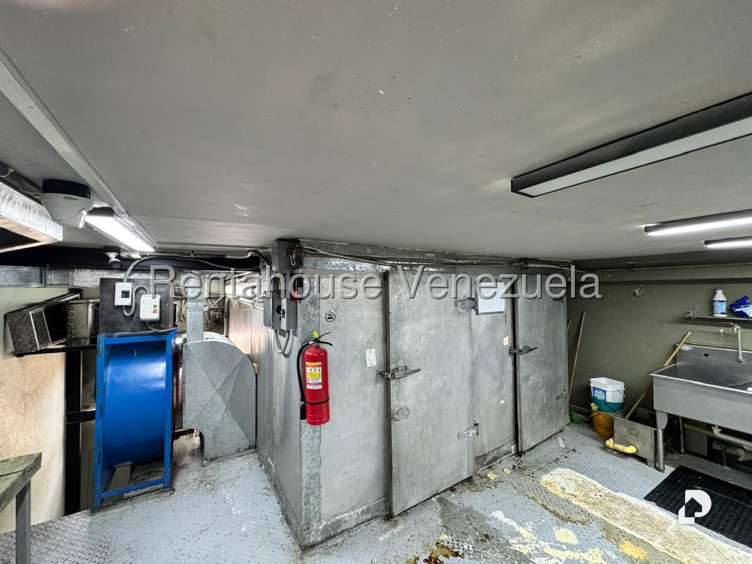 Local comercial en La Florida, Caracas – 14