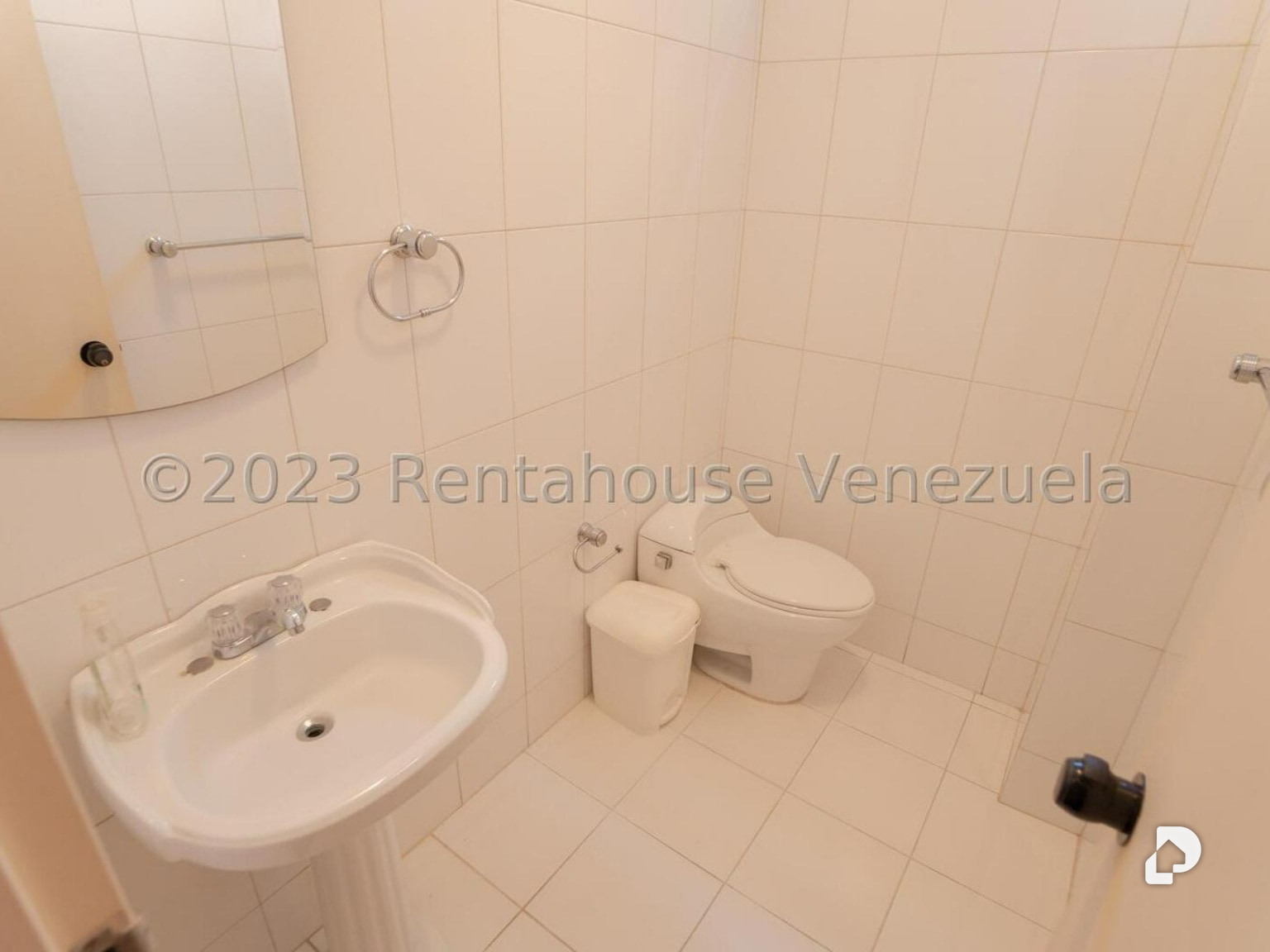 Apartamento en Los Palos Grandes, Caracas – 19