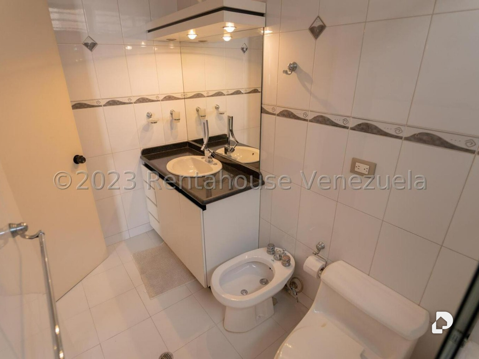 Apartamento en Los Palos Grandes, Caracas – 18