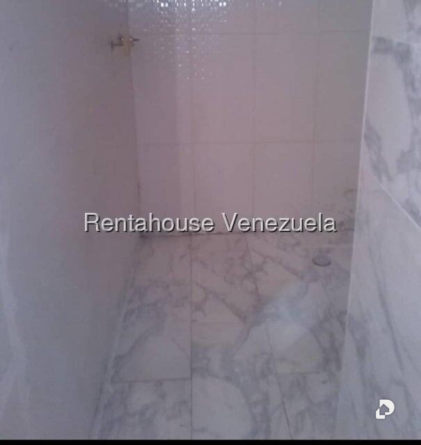 Apartamento en Los Naranjos Humboldt, Caracas – 12