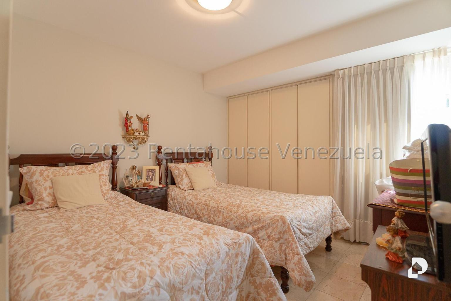 Apartamento en Campo Alegre, Caracas – 11