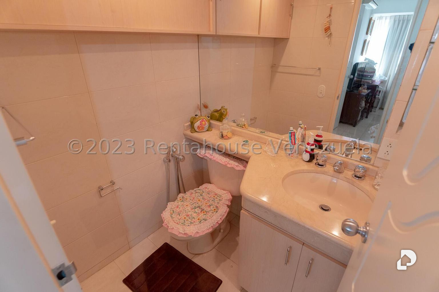 Apartamento en Campo Alegre, Caracas – 28