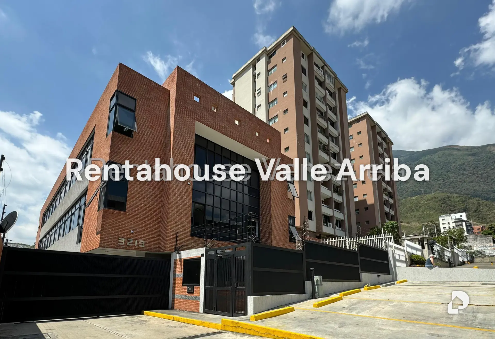 Edificio en Los Dos Caminos, Caracas – 1