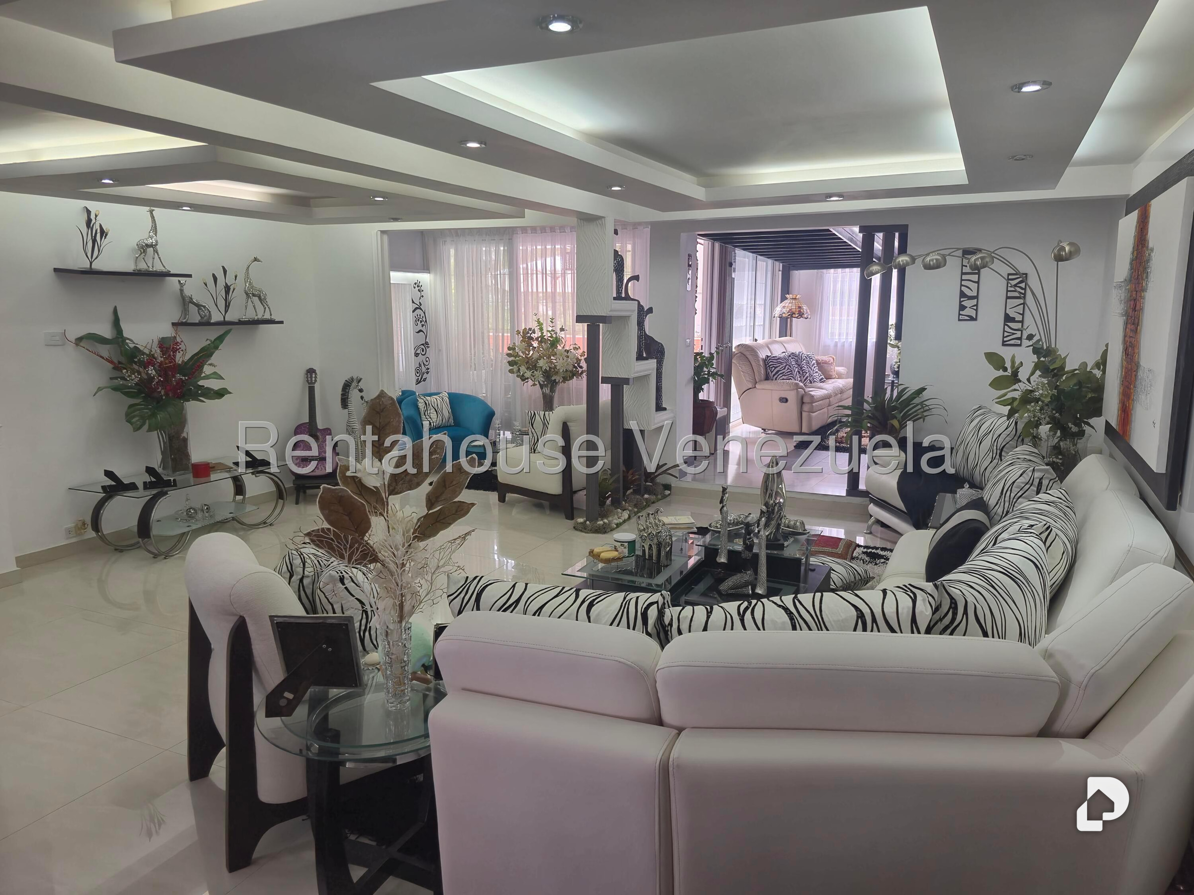 Casa en Cumbres de Curumo, Caracas – 23