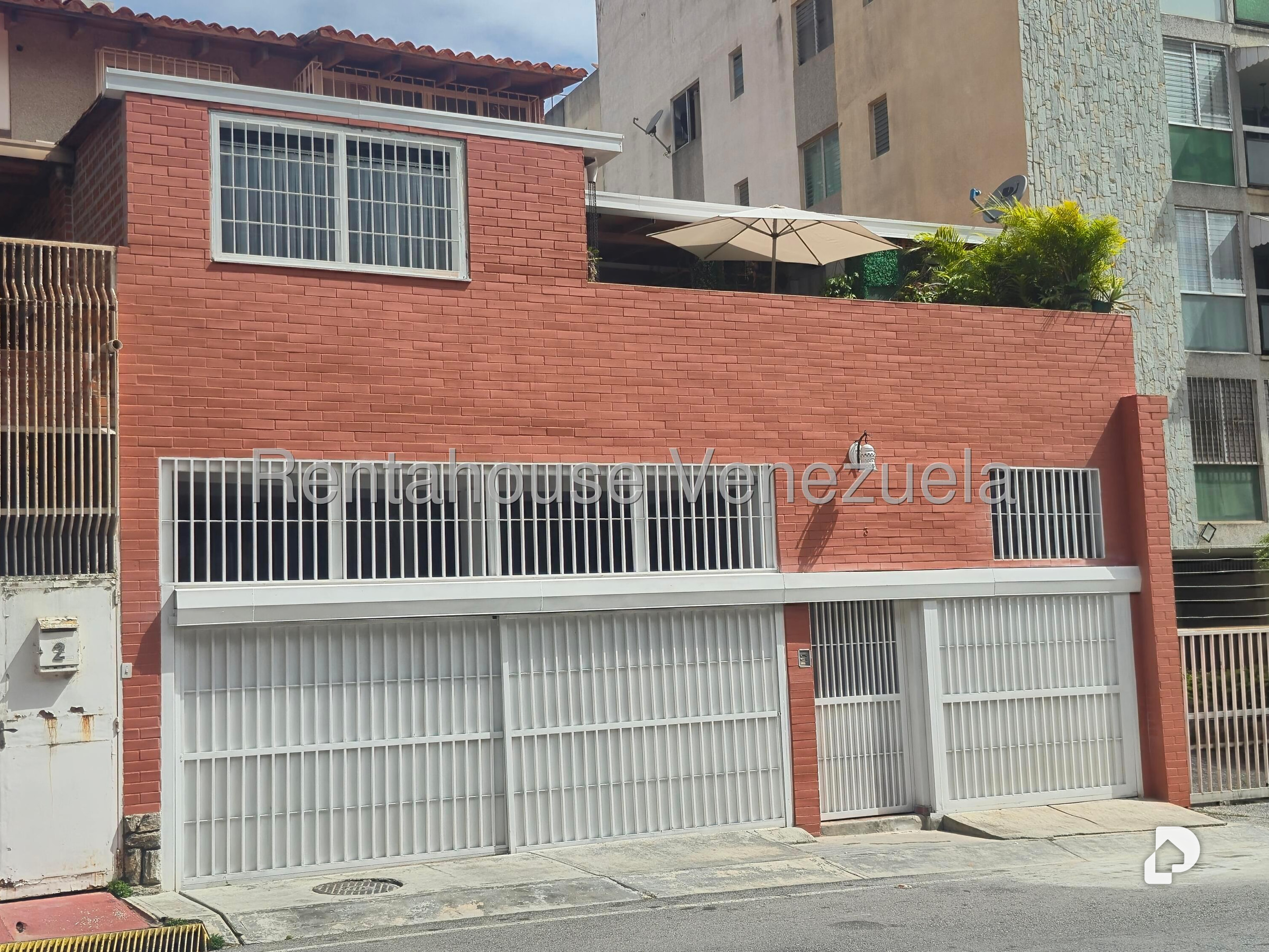 Casa en Cumbres de Curumo, Caracas – 29