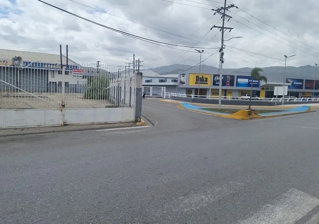 Warehouse in Santa Rosalía, Cagua - 1