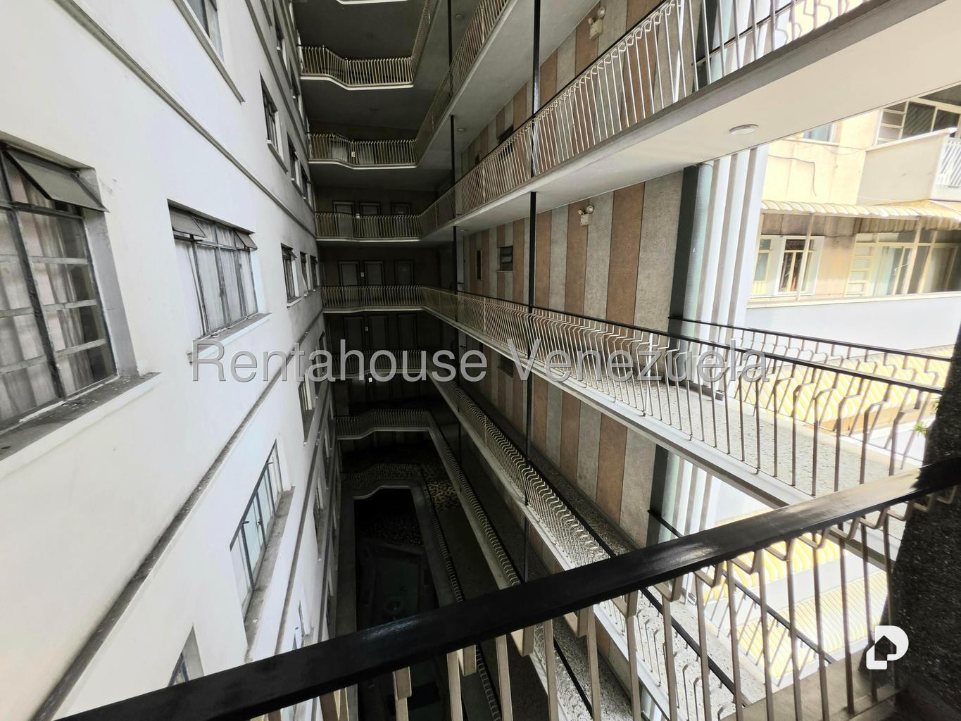 Apartamento en Altamira, Caracas – 14
