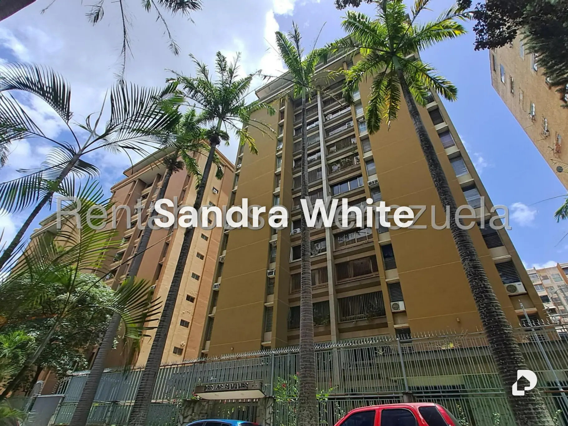 Apartamento en La Urbina. 27-4404, Caracas