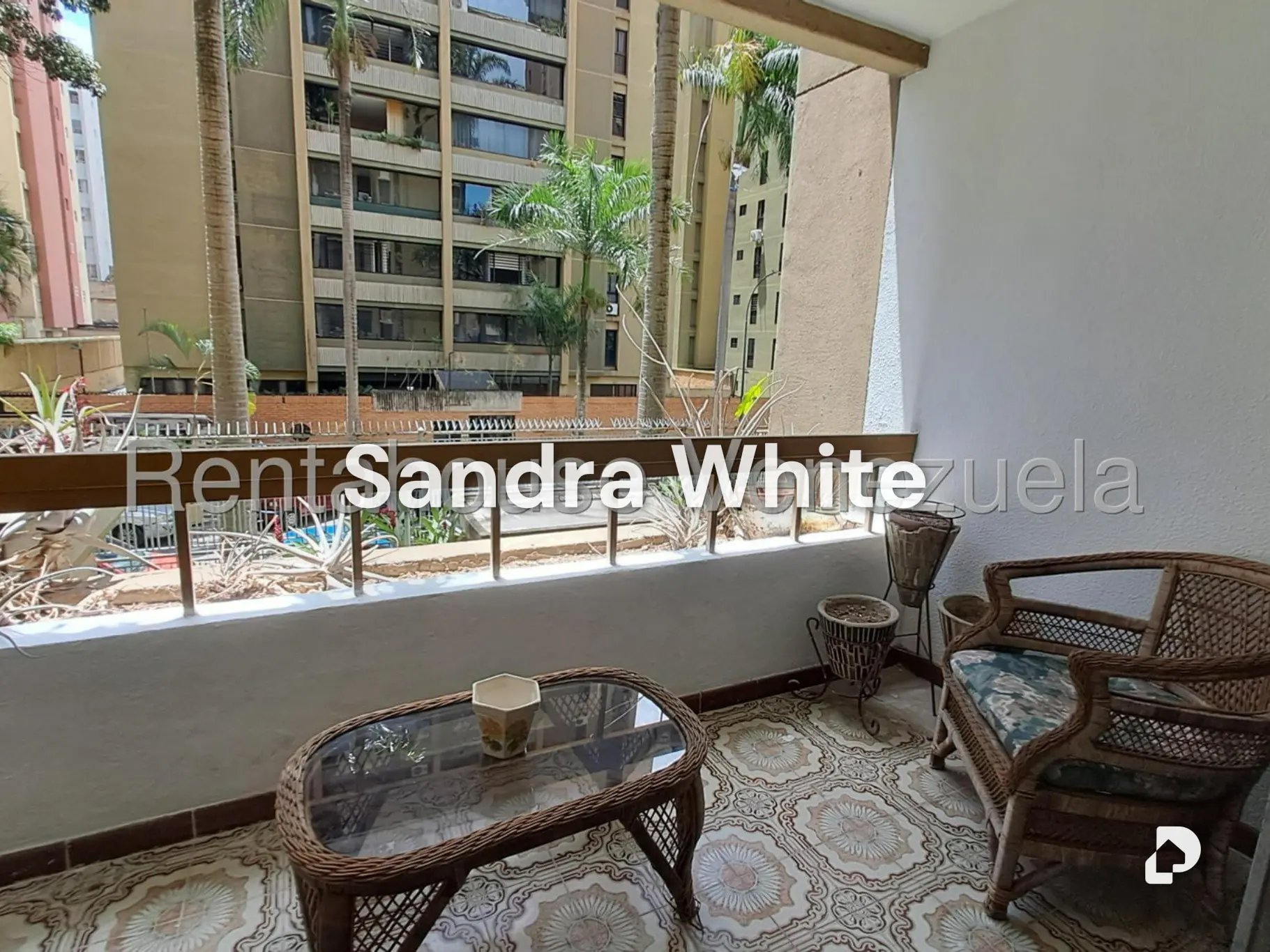 Apartamento en La Urbina. 27-4404, Caracas