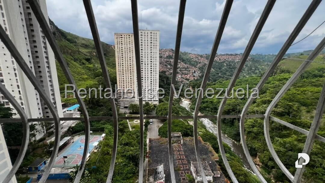 Apartamento en Petare, Caracas – 13