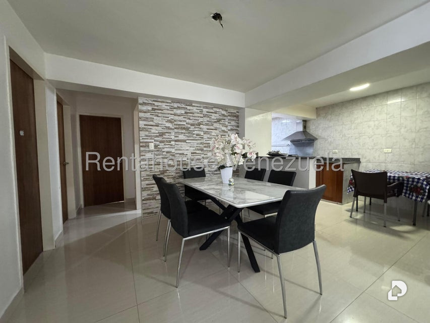 Apartment in Santa Inés, Caracas – 4
