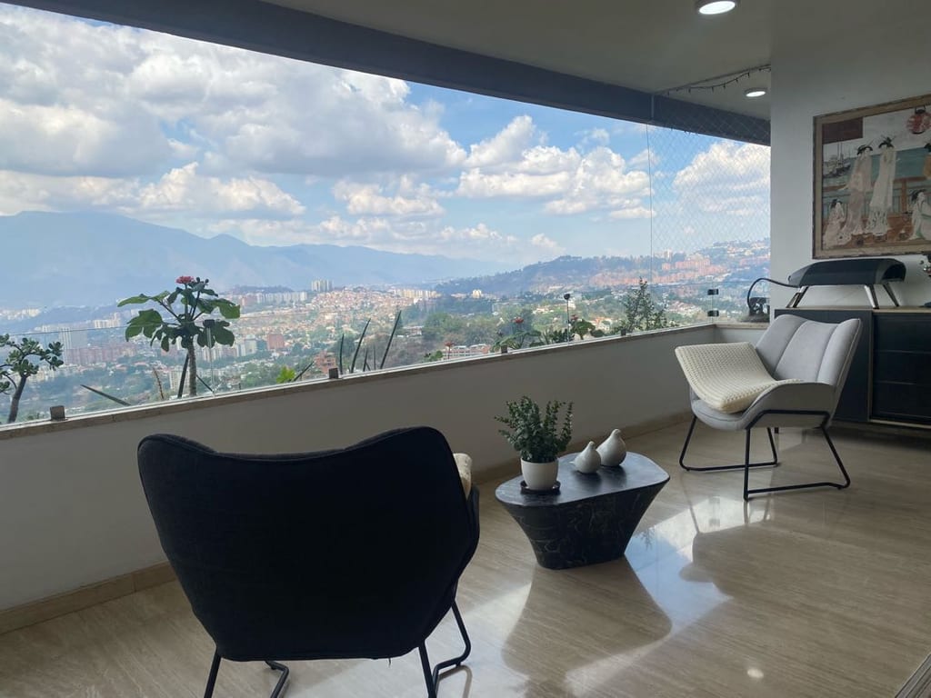 Apartamento en Alto Prado, Caracas - 1