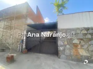 Casa en Prados del Este, Caracas – 25