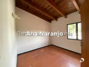 Casa en Prados del Este, Caracas – 30