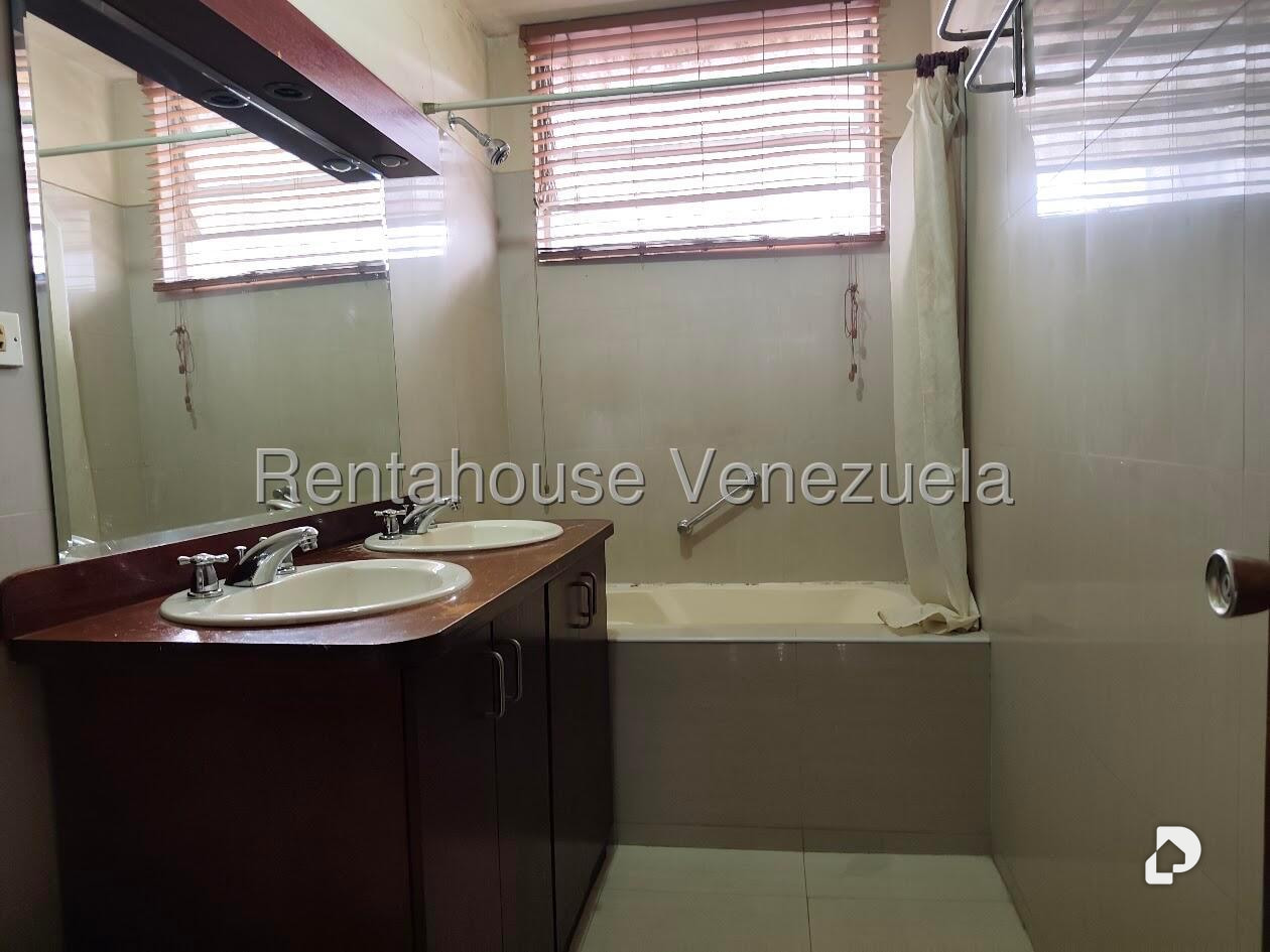 Casa en La California Sur, Caracas – 18