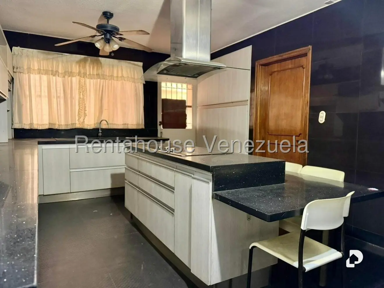 Casa en Colinas de Santa Mónica, Caracas – 4